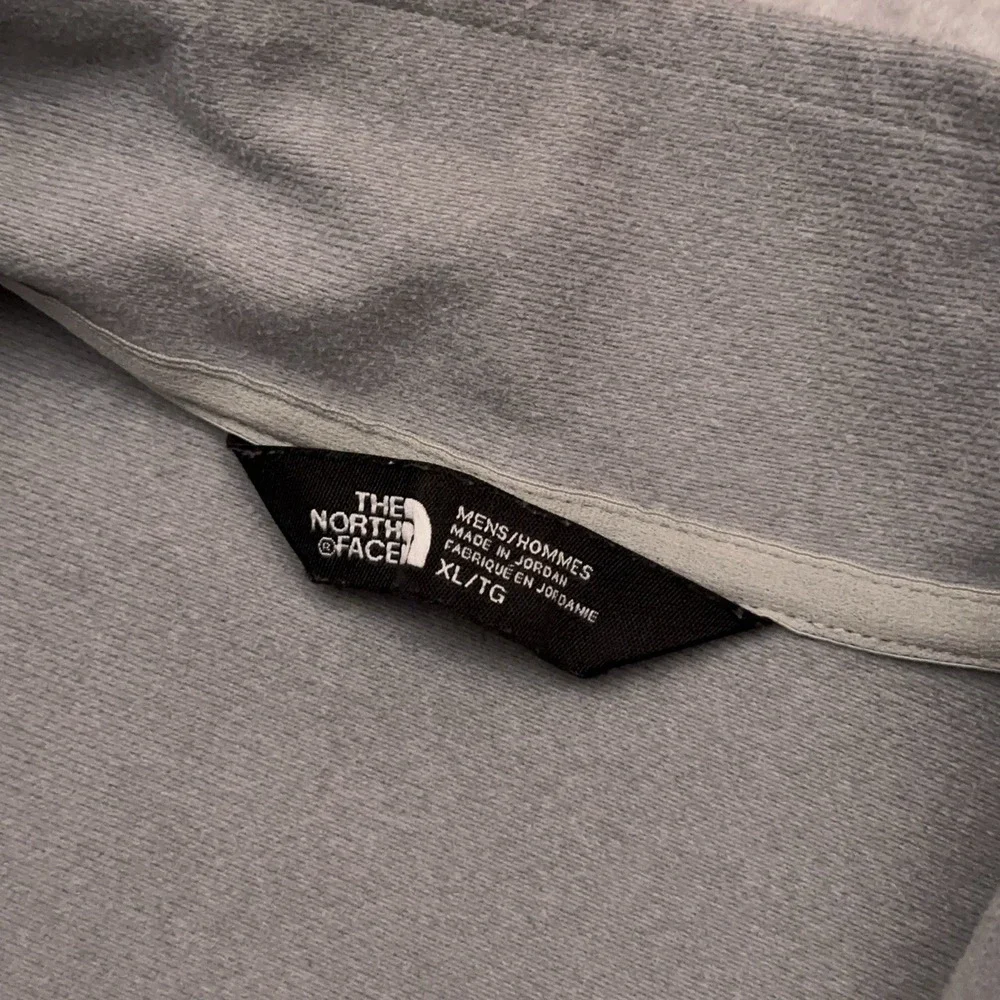 The North Face Tech 1/4 Zip Fleece Men's XL Gray Embroidered Stretch Lightweight